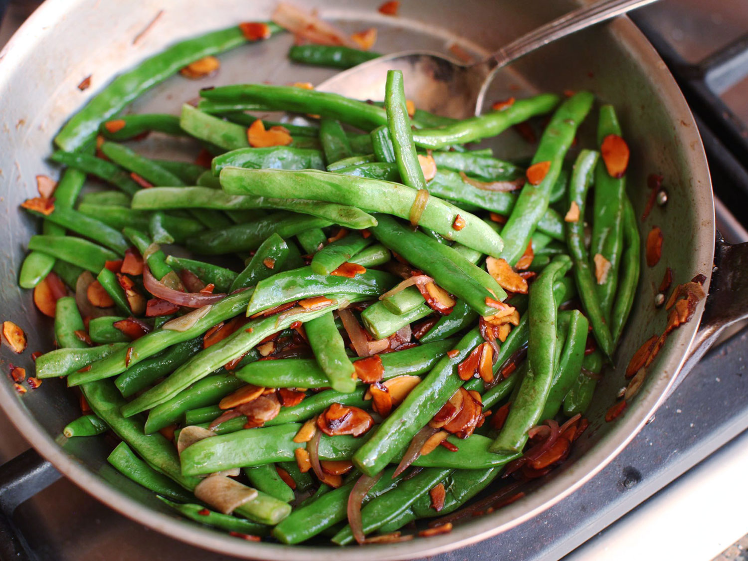 Haricots Verts Amandine (French-Style Green Beans With Almonds)