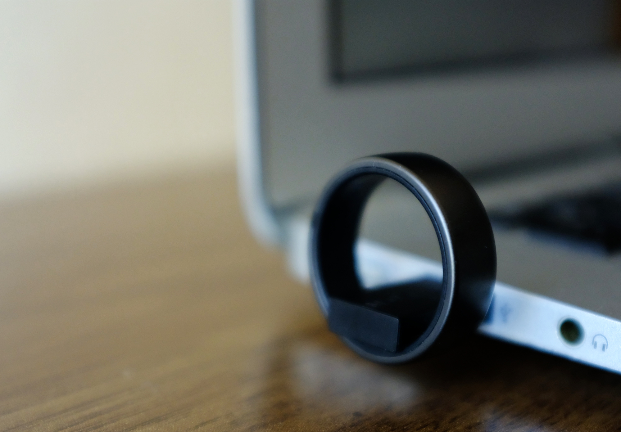 Motiv’s fitness ring is simple, but surprisingly capable