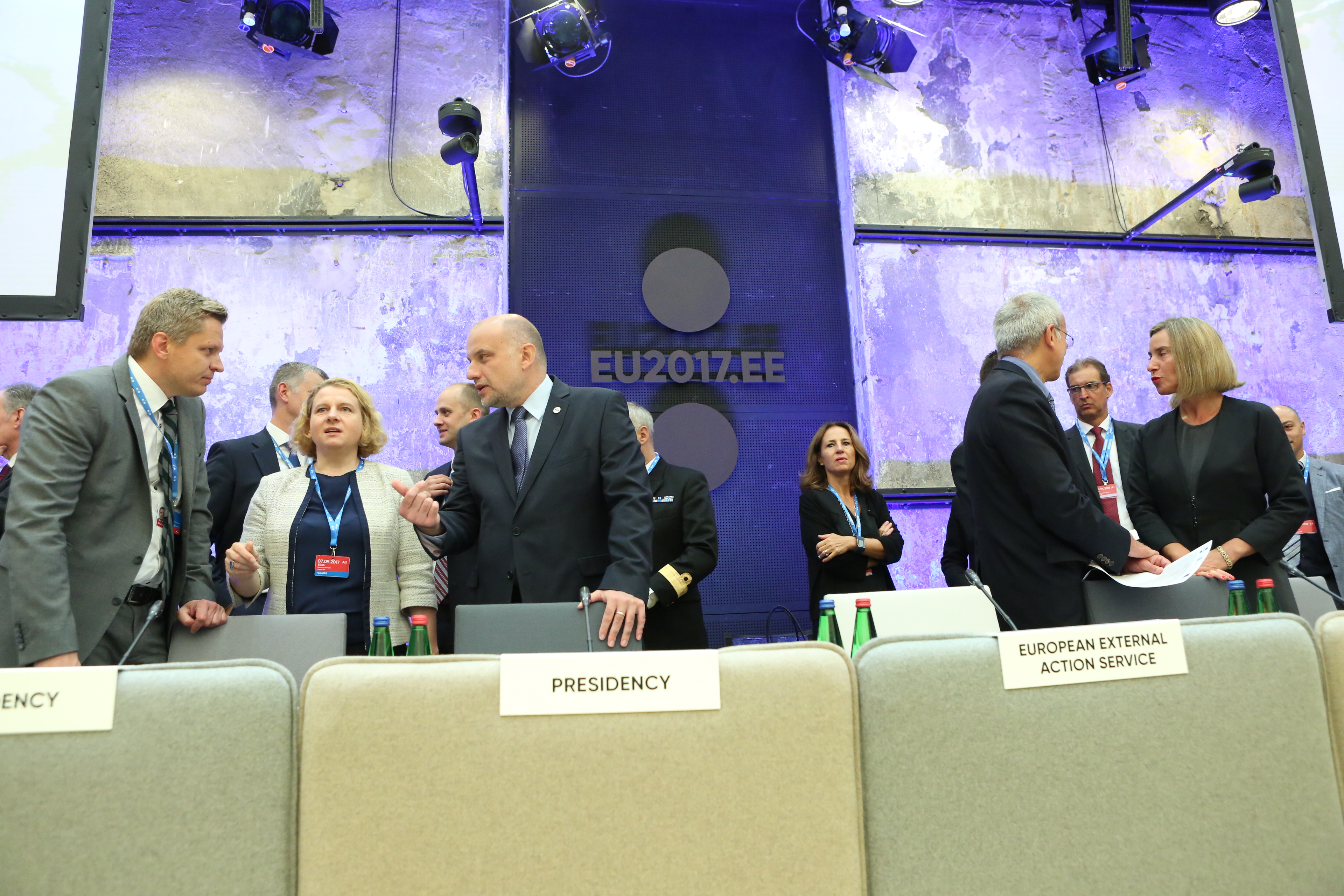 EU defense ministers take part in first cyber war game