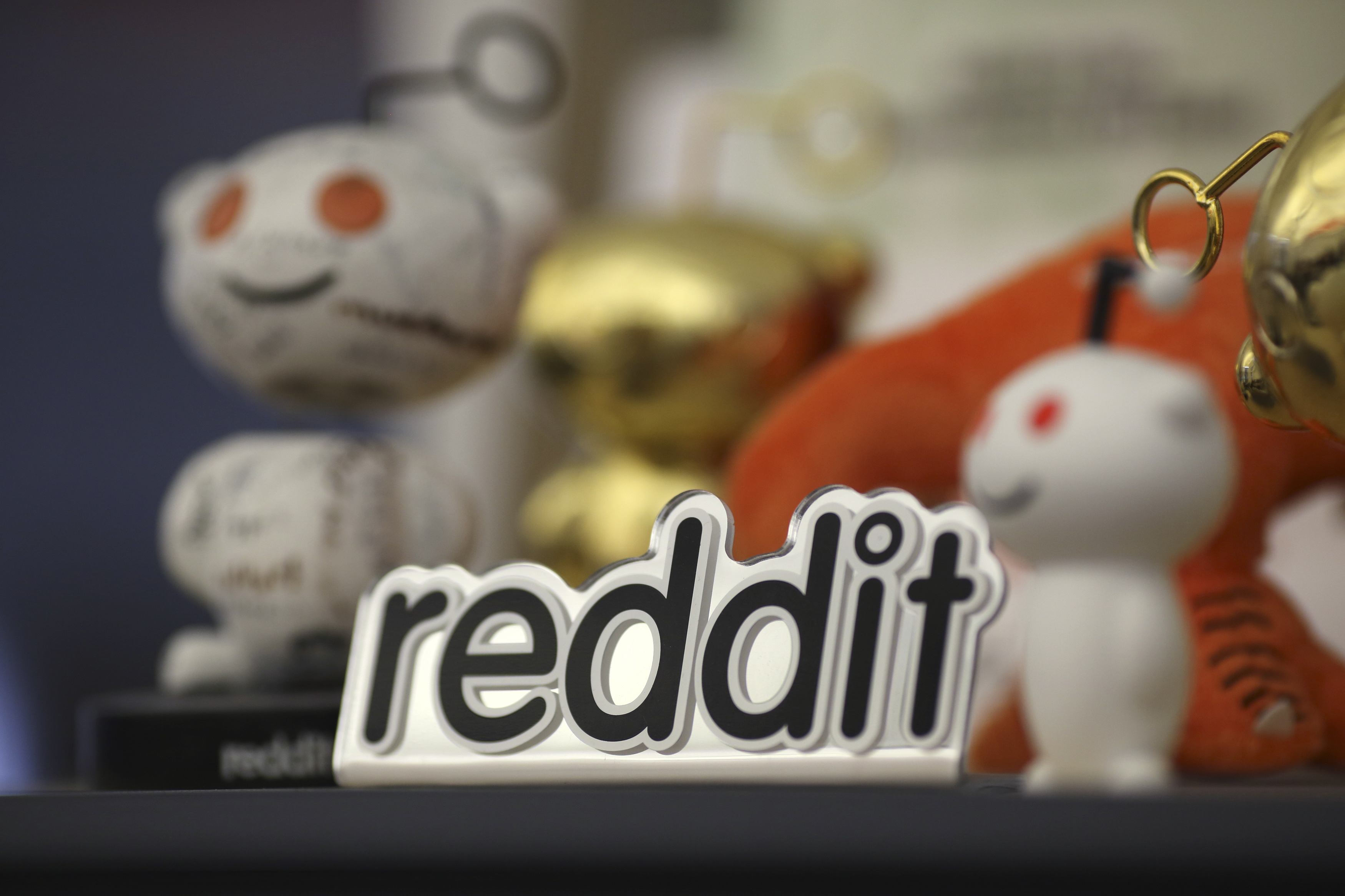 Study finds Reddit’s controversial ban of its most toxic subreddits actually worked
