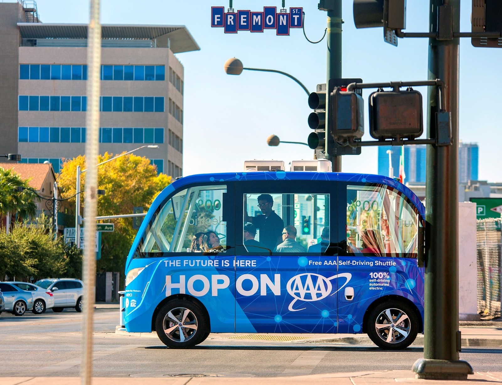 Driverless shuttle in Las Vegas gets in fender bender within an hour