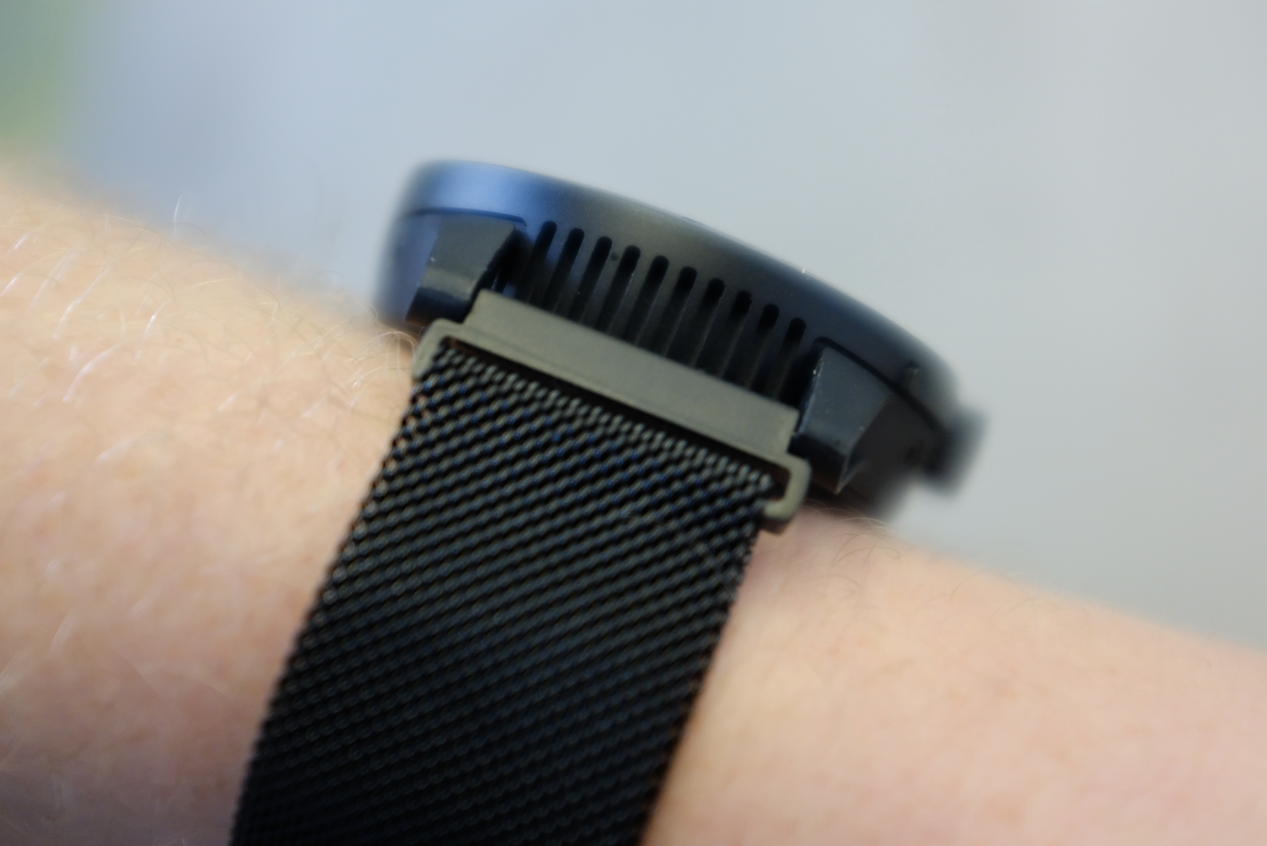 PowerWatch, the body heat-powered smartwatch, starts shipping