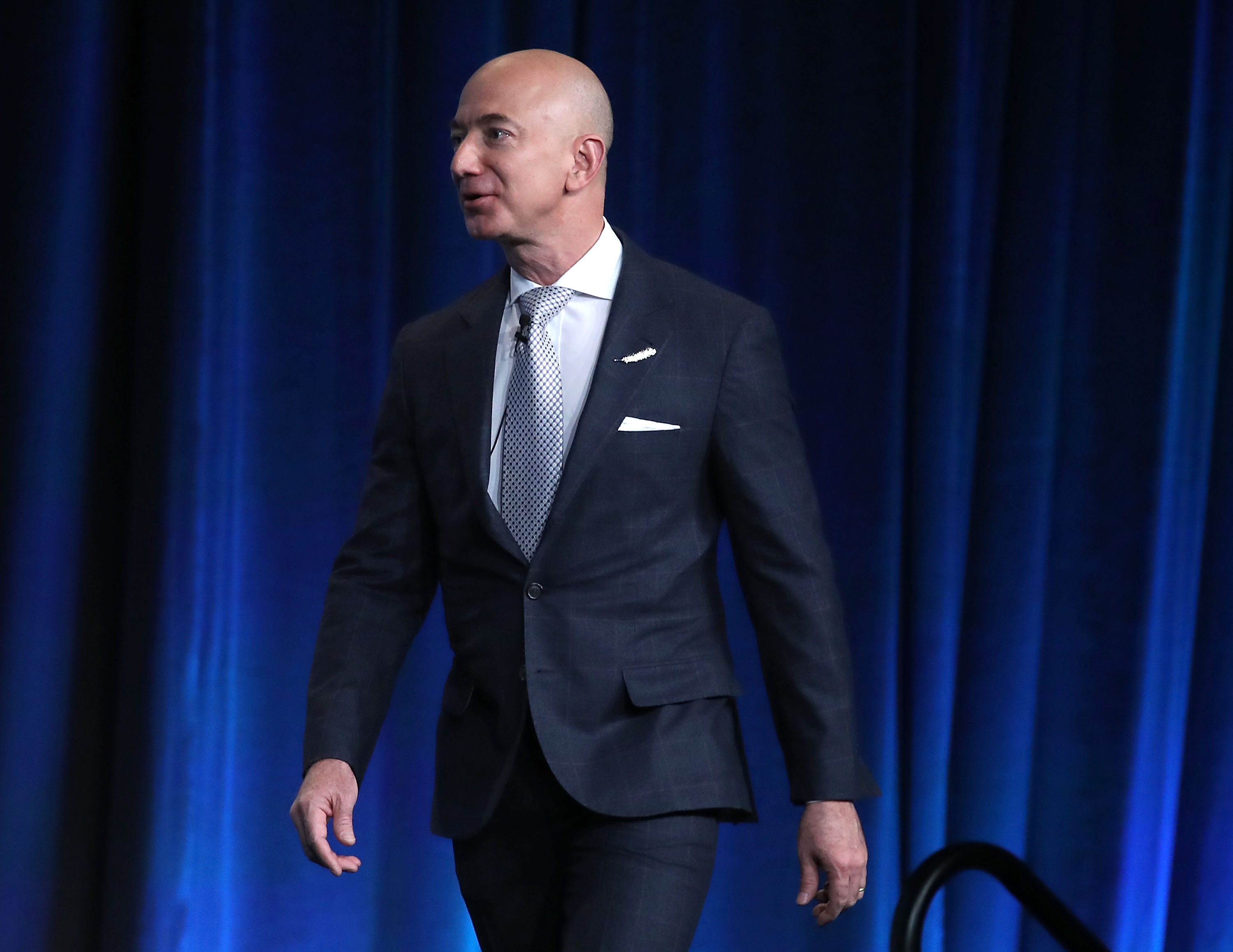 Black Friday pushes Jeff Bezos’ net worth to $100 billion