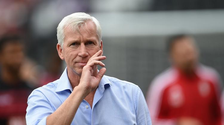Alan Pardew Eager To Keep In-demand Jonny Evans At West Brom
