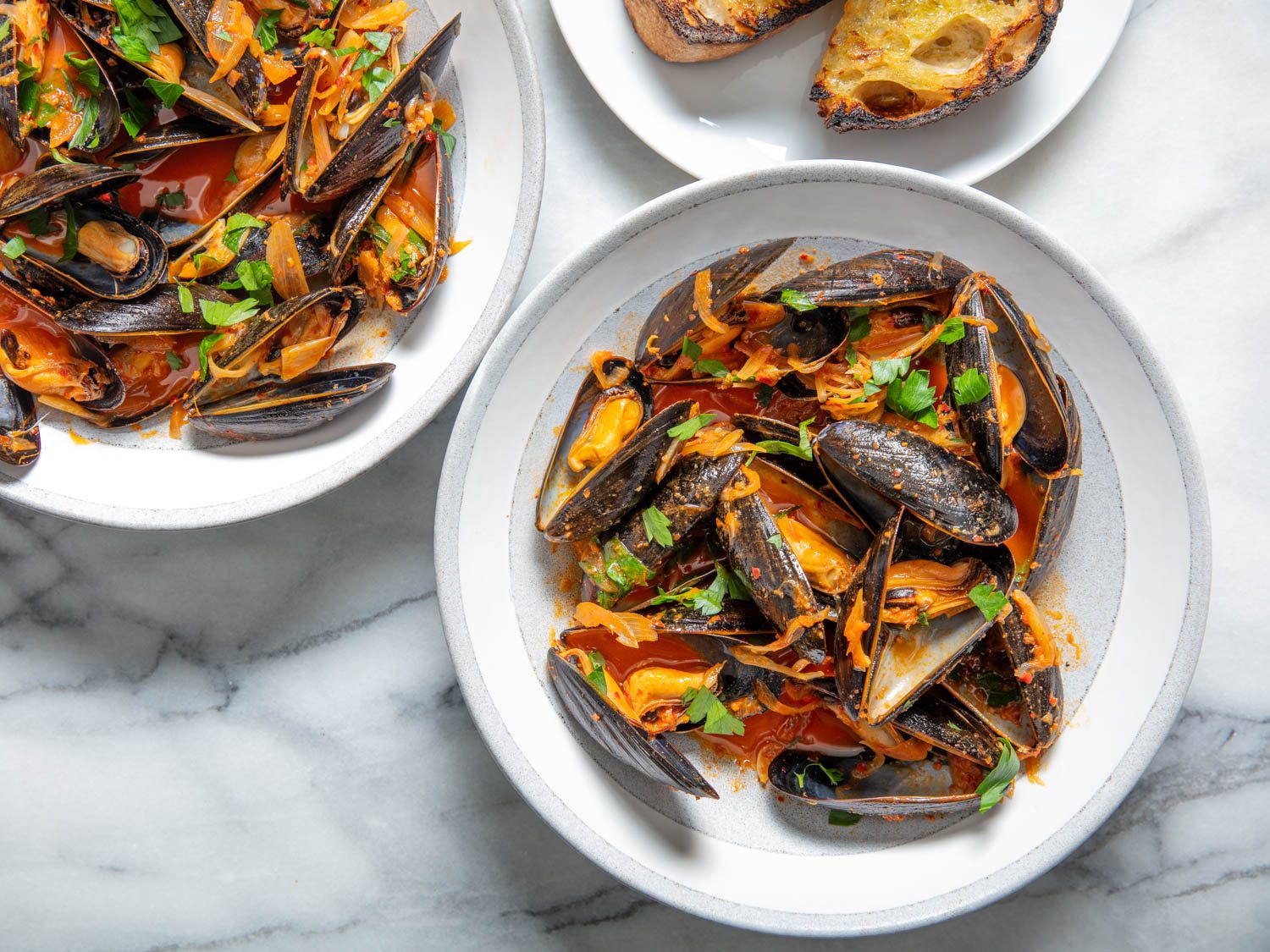 Spicy Steamed Mussels With ‘Nduja