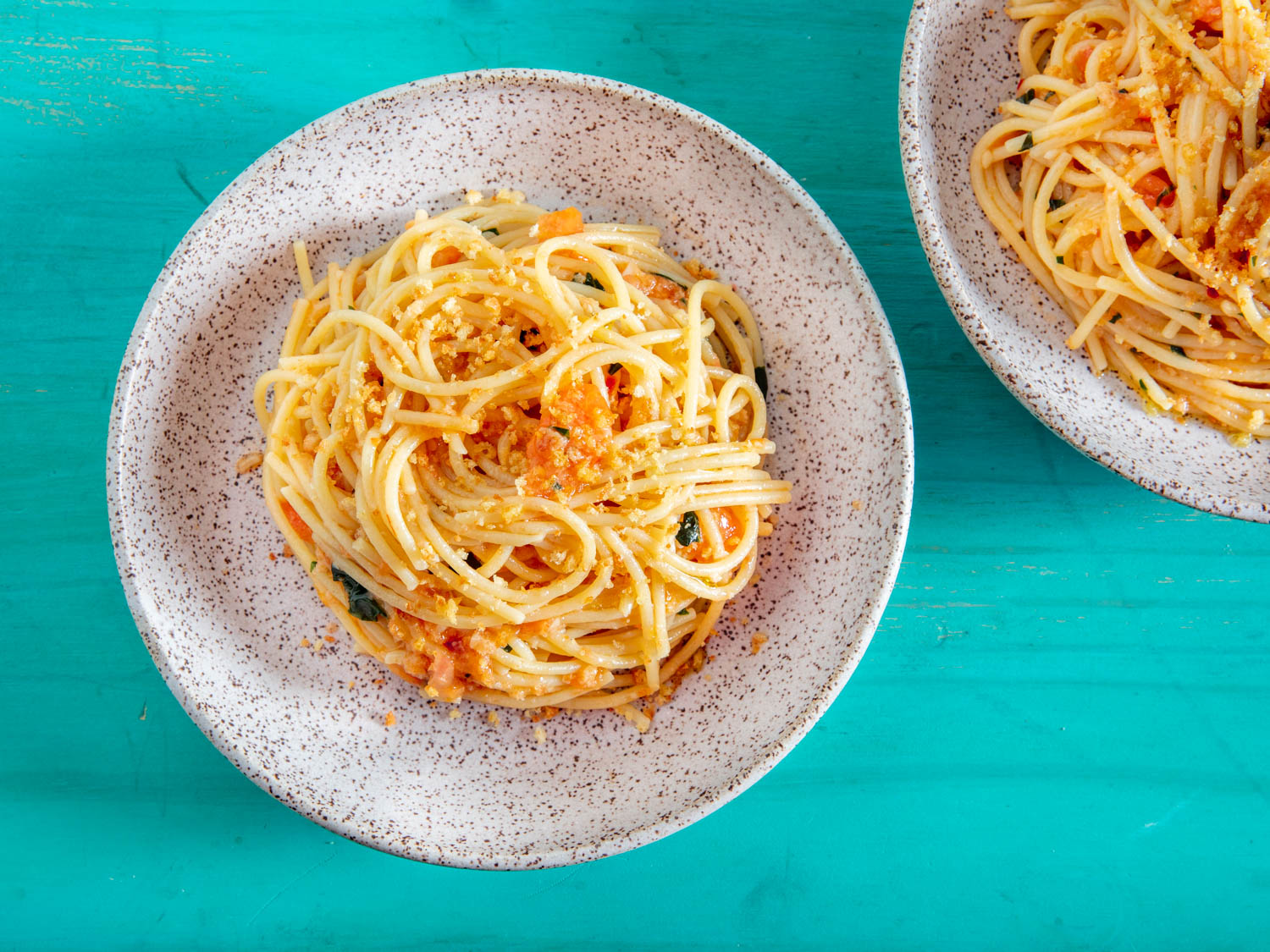 Sicilian-Style Spaghetti Alla Carrettiera (Fresh Tomato and Garlic Sauce)